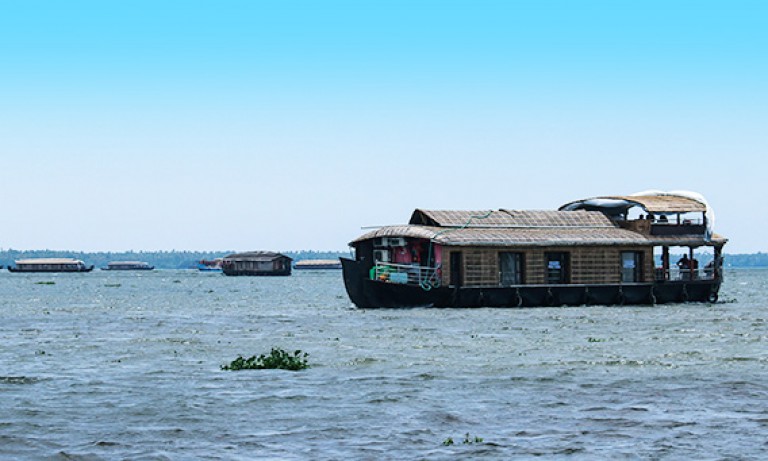 Alleppey-Backwaters-768x461